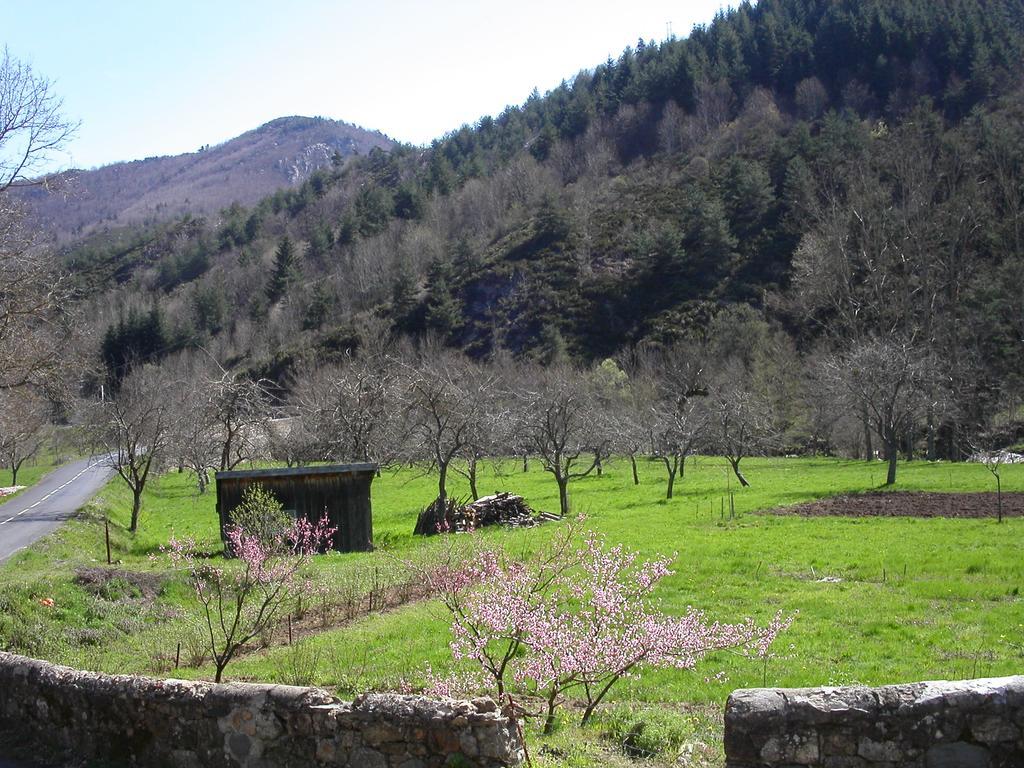 Deux-eaux * Saint-Martial (Ardeche)