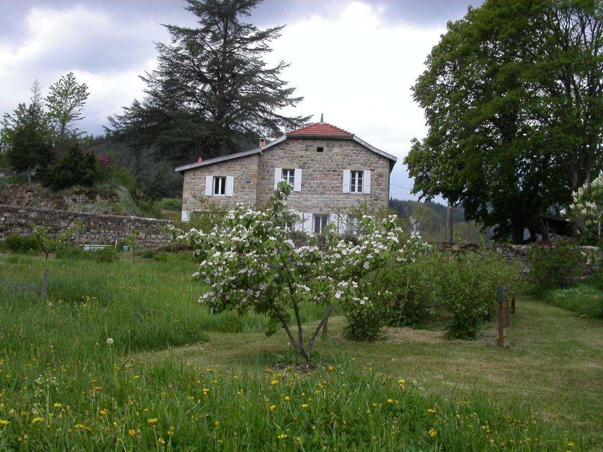 Deux-eaux Country house Saint-Martial (Ardeche)
